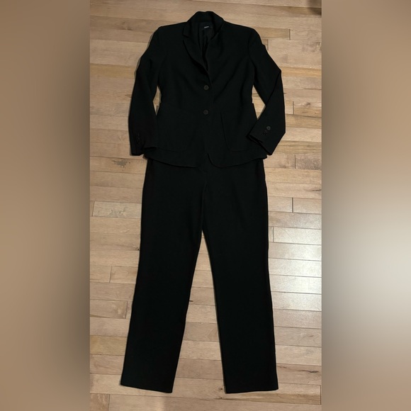 Theory 2 Piece Women’s Suit - Picture 14 of 16